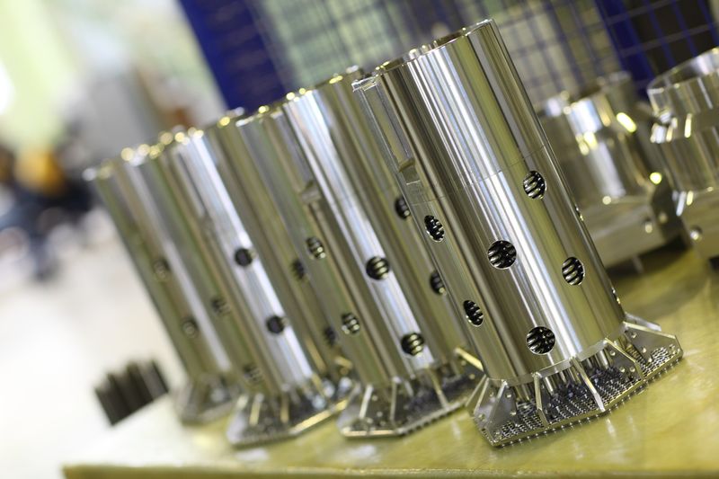 Квадратная обложка поста на тему: Фундамент производства: как оснастка и приспособления превращают затраты в прибыль