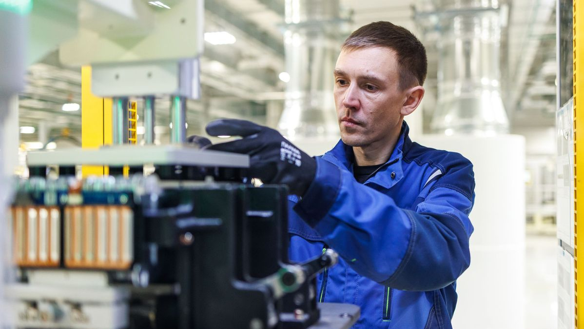 Полноразмерная обложка поста на тему: Почему «дешевый» поставщик обходится дороже всего